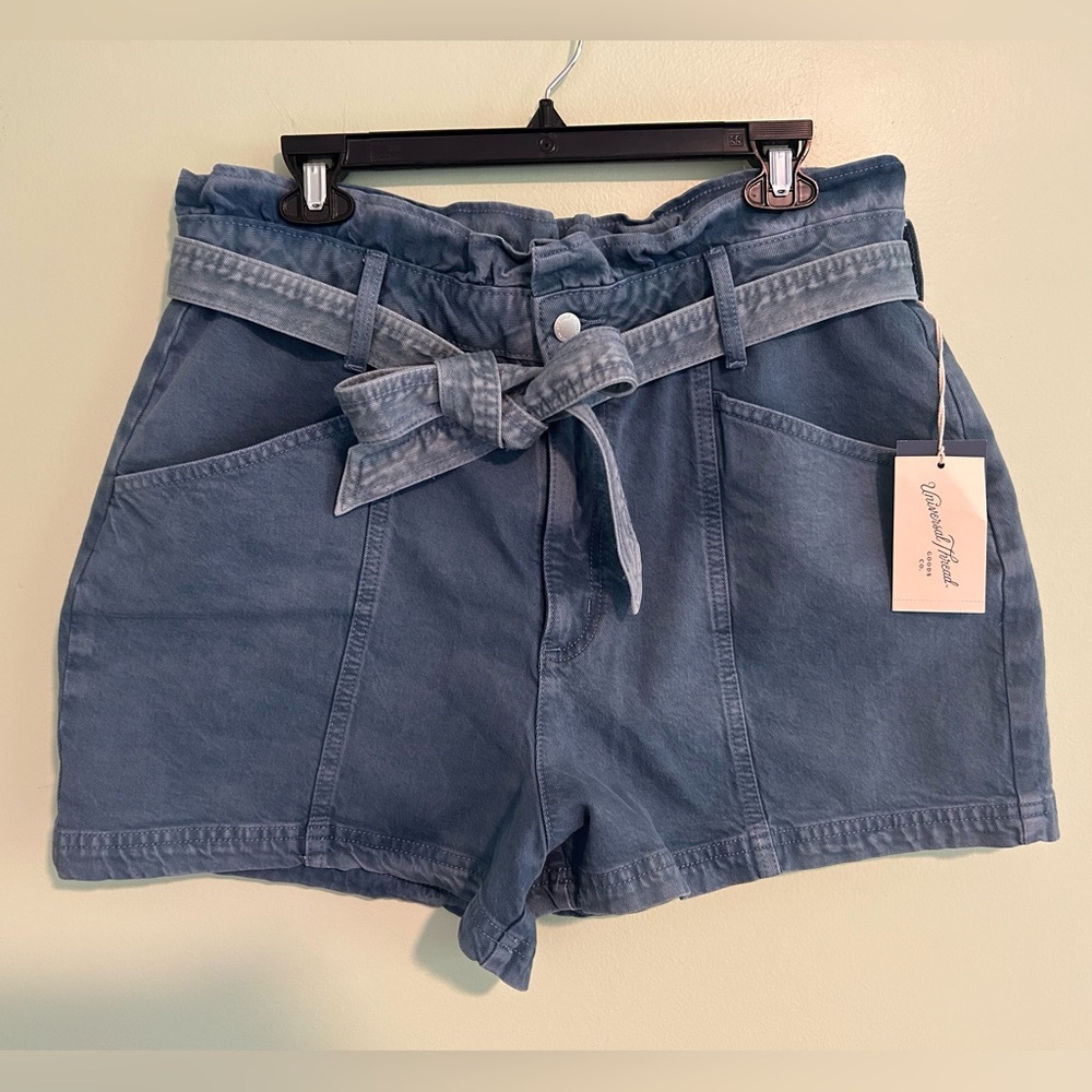 Universal Thread Medium Blue Denim Shorts with Belt